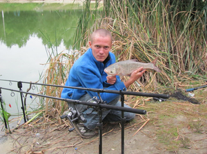 Рыбаки знают, что ловить толстолобика - занятие специфическое