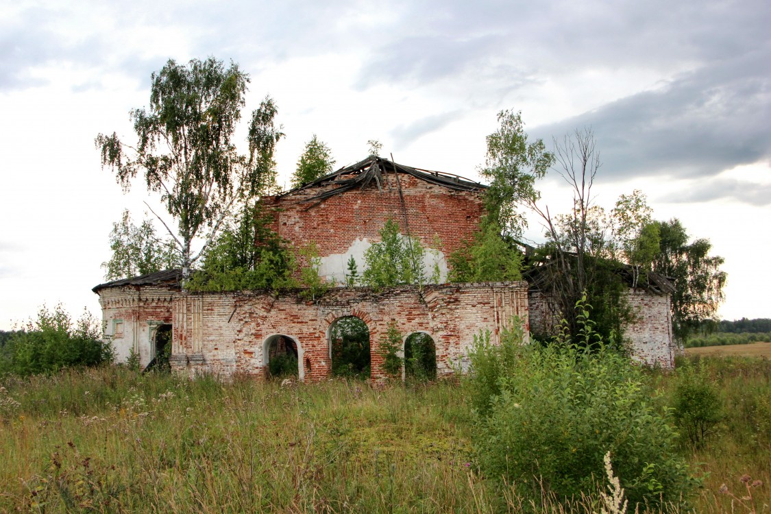 Деревня полой. Село полом Кировская область Белохолуницкий район. Белохолуницкий район Кировской области село подом. Полом Белохолуницкого района. Храм Климковка Спаса Нерукотворного Белохолуницкий район.